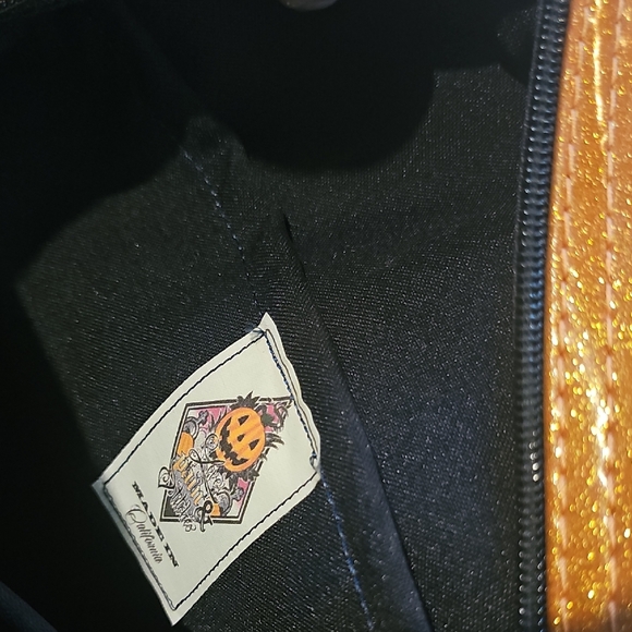 Pain & Stitches Pumpkin Bat Crossbody Bag - Picture 7 of 8